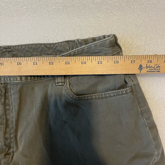 Classic Elements Brown Cargo Shorts Men's Size 14 - Picture 3 of 6